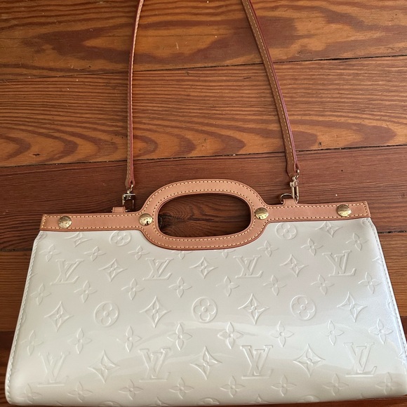 Louis Vuitton Handbags - Louis Vuitton White and Tan Shoulder Bag